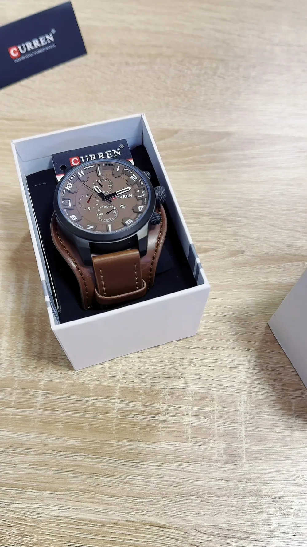 Curren 8225, foto 6 del distribuidor