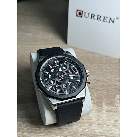 Curren 8437 en negro