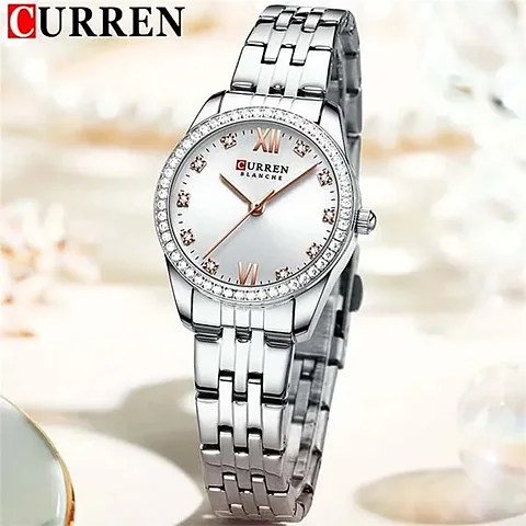 Curren 9086 en plateado