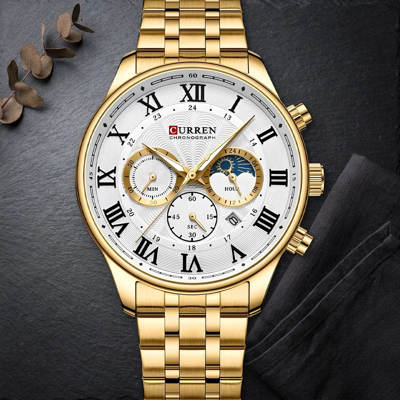 Reloj Curren 8427 sobre una mesa de pizarra